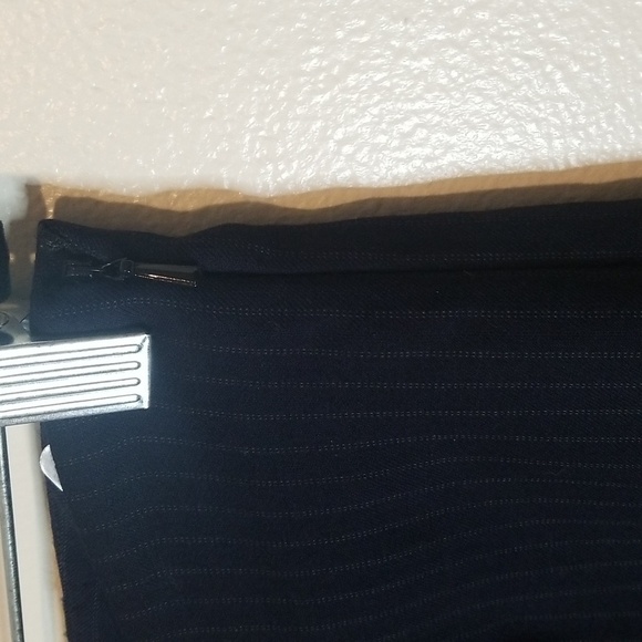 Theory navy blue pin stripe pin tuck pants size 6 side zipper 100% Wool EUC - Picture 4 of 6